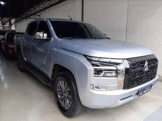 MITSUBISHI TRITON 2.4 BITURBO DIESEL CD HPE-S 4X4 AUTOMÁTICO